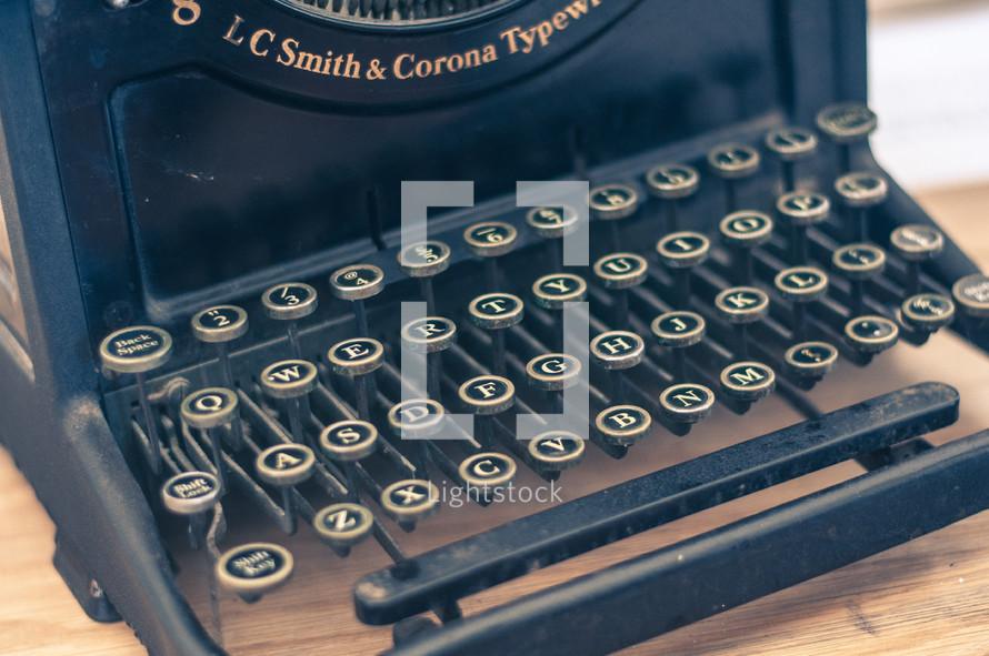 keys on a typewriter 