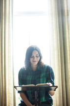 a woman leading a fall Bible study 