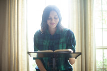 a woman leading a fall Bible study 