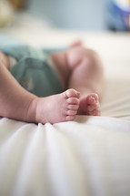 newborn baby feet 