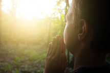 boy praying 