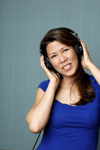 woman and headphones 