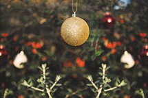 gold sparkling hanging ornament 