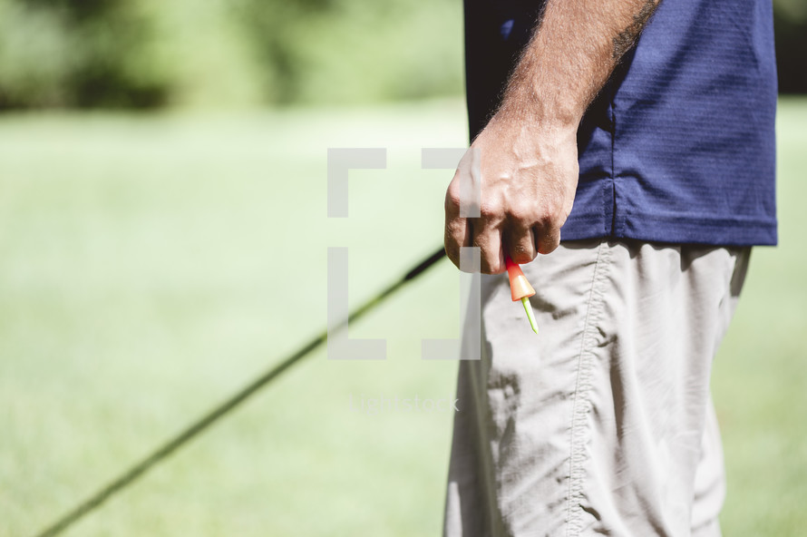 a man golfting 