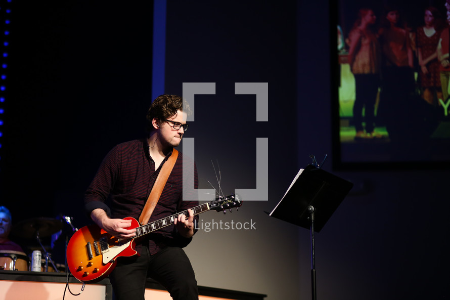 guitarist on stage 