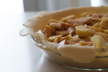 baking an apple pie 
