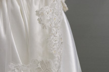lace details on a wedding gown 