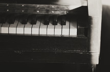 dusty old piano
