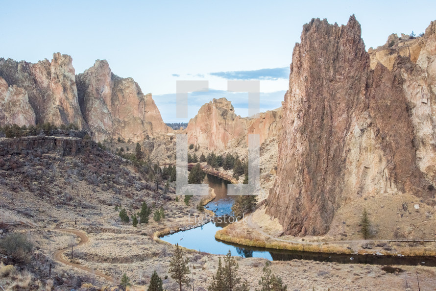 Smith Rock and river 