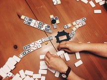 game of dominoes 