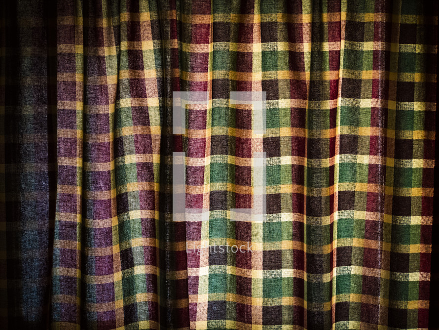 plaid patterned curtains 
