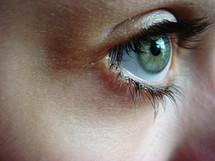 woman's green eye 