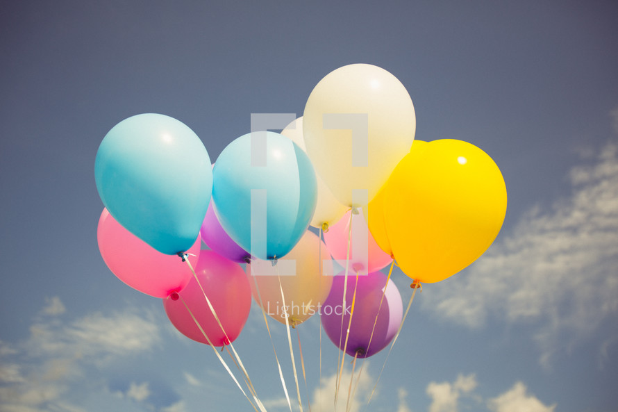 birthday helium balloons 