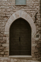arched door 