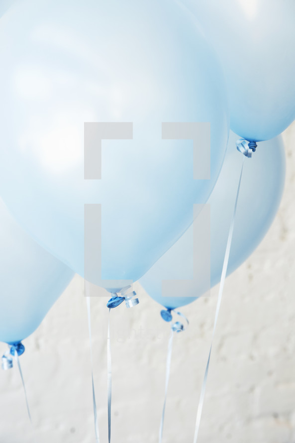 blue balloons 