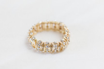 gold and diamond ring 