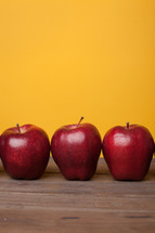 apples on a teacher's desk 