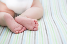 infants feet 