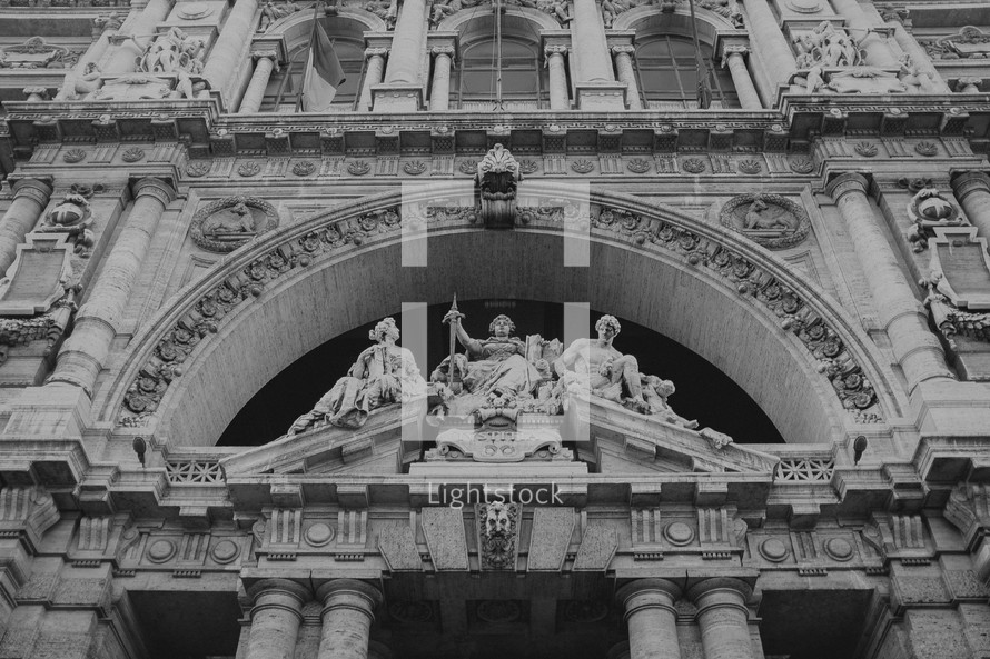 Statues on a building in Rome 
