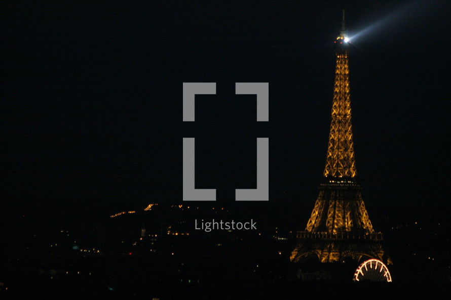 light from the Eiffel tower