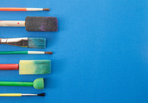 paint brushes 