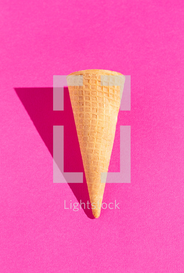 empty ice cream cone 