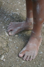 dirty bare feet 