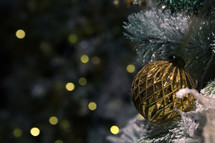 decorated Christmas tree 