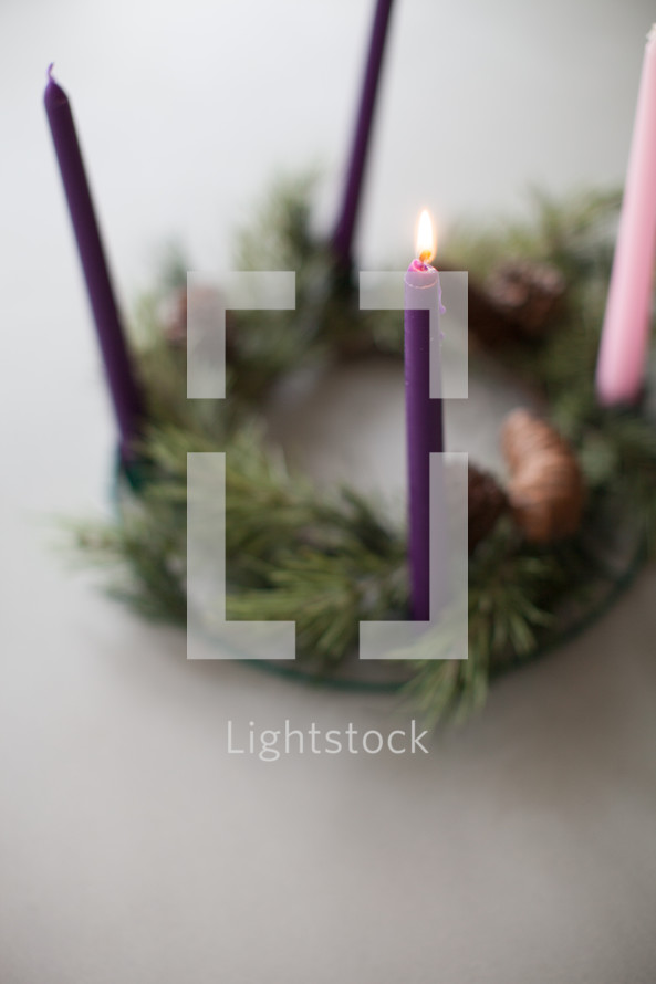 candles on an advent wreath 