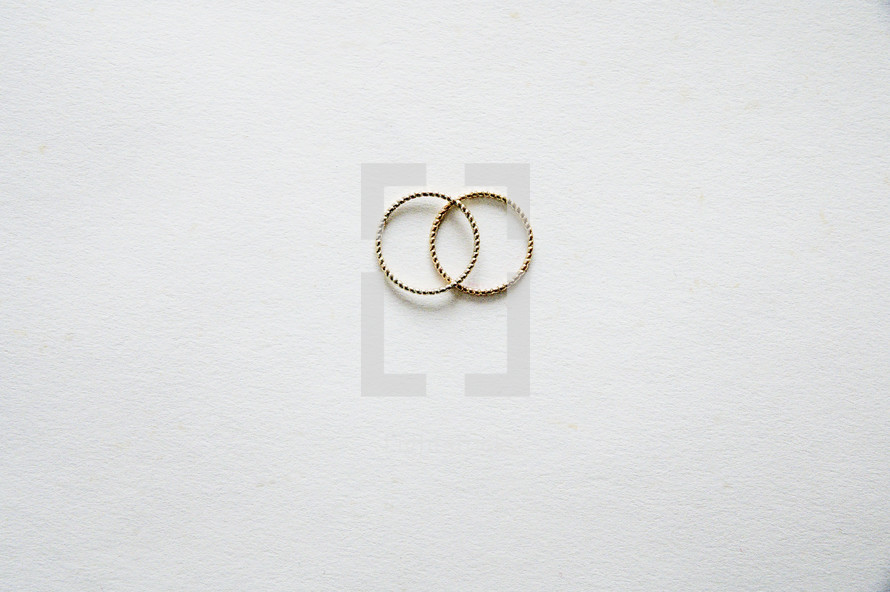 gold rings 