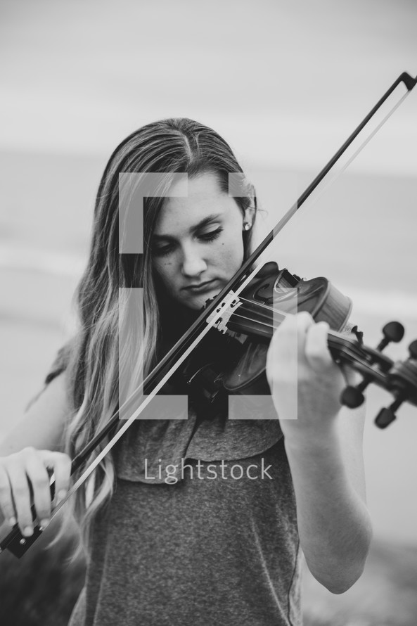 girl with a violin 