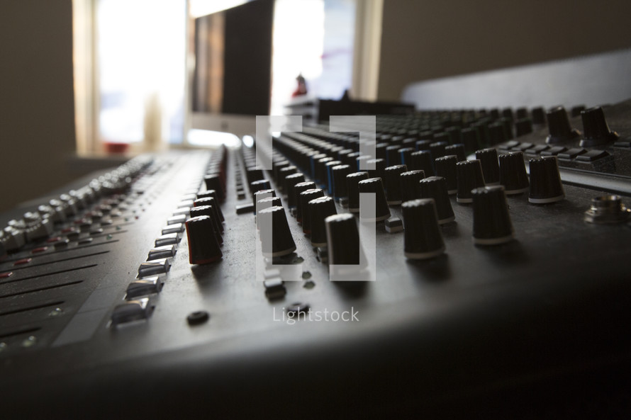 knobs on a soundboard 