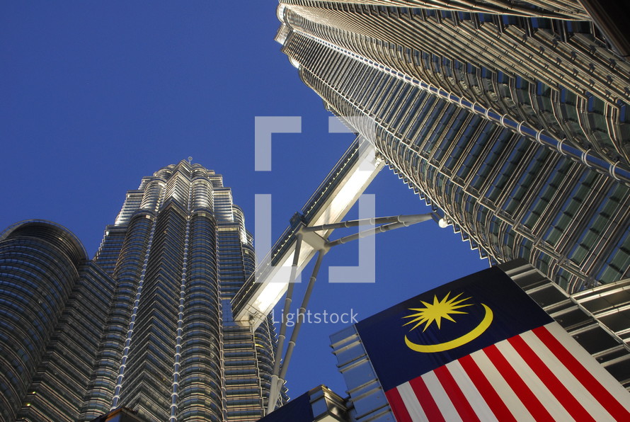 Petronas Tower skyscrapers connected by bridge