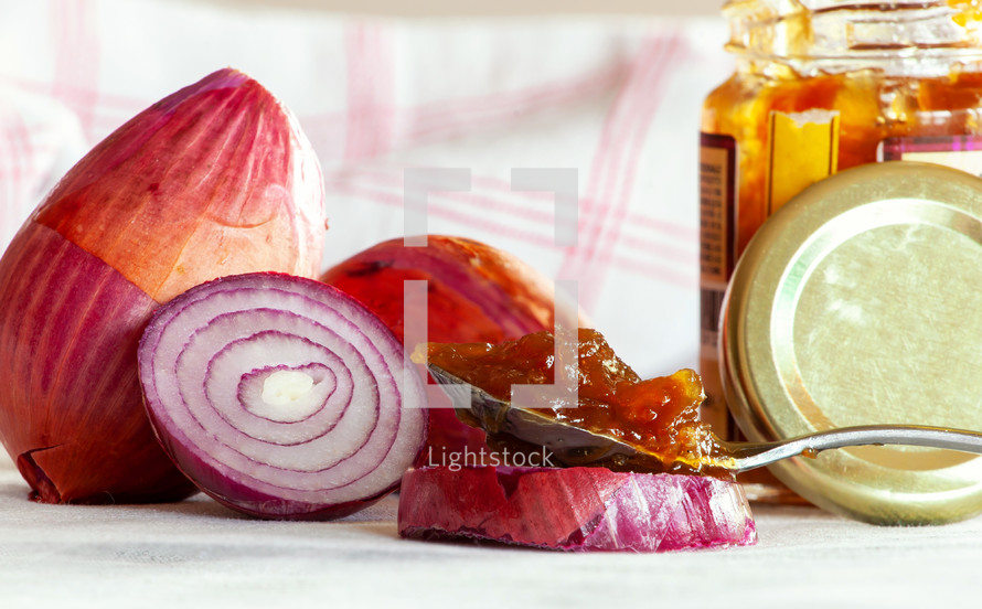Red onion marmalade jam confiture.