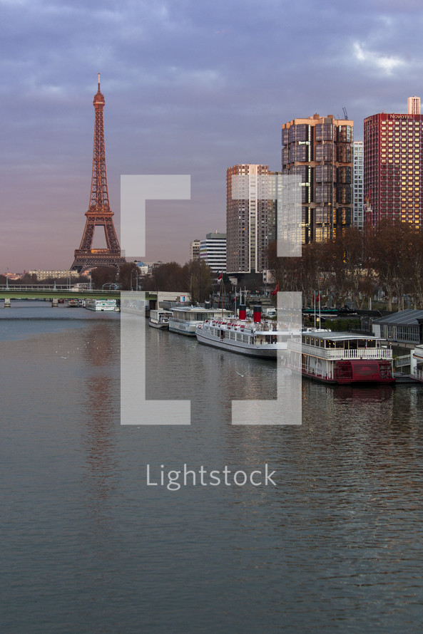 The Eiffel Tower from Javel 