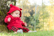 baby portrait outdoors 