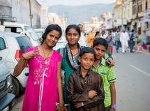 children on the streets of India 