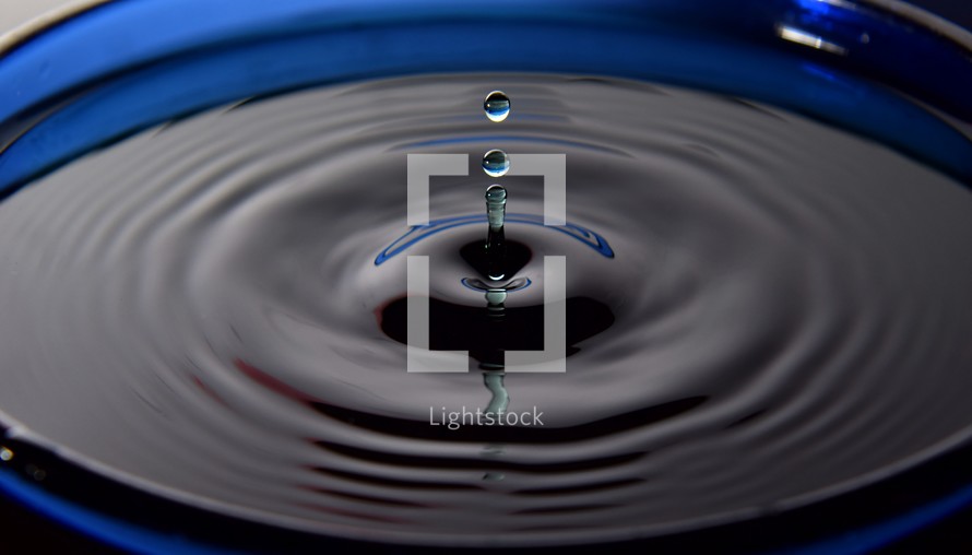 Water drop with ripples - blue