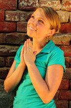praying teen girl 