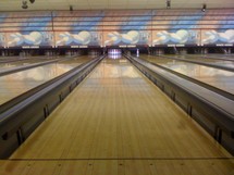 Bowling alley lane