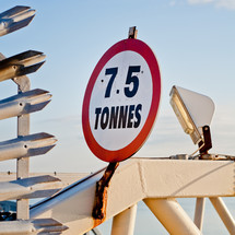 harbor sign in Liverpool - 7.5 tonnes sign 