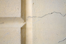 crack in plaster wall 