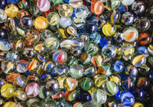 a close up of many marbles