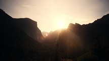 Scenic sunrise view of Yosemite Valley