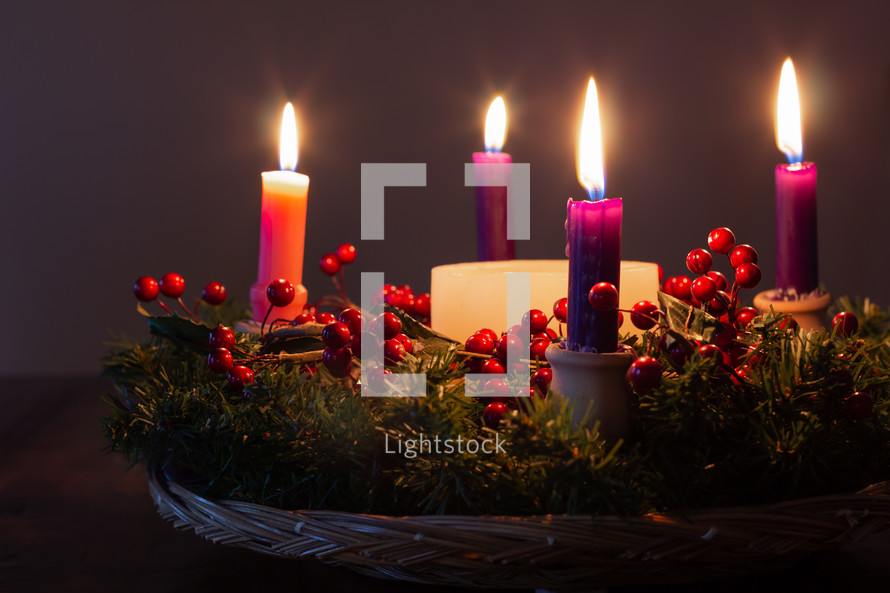 advent wreath with four candles 