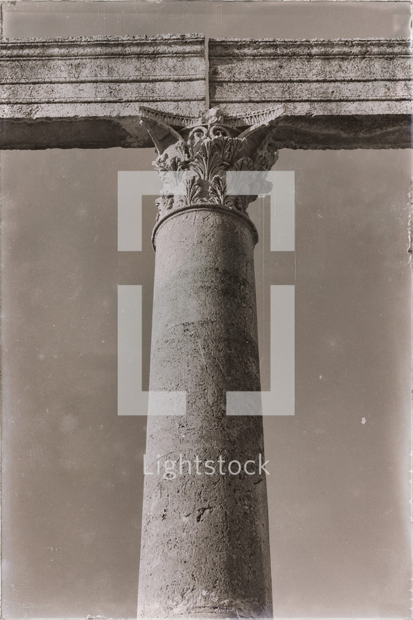 antique column 
