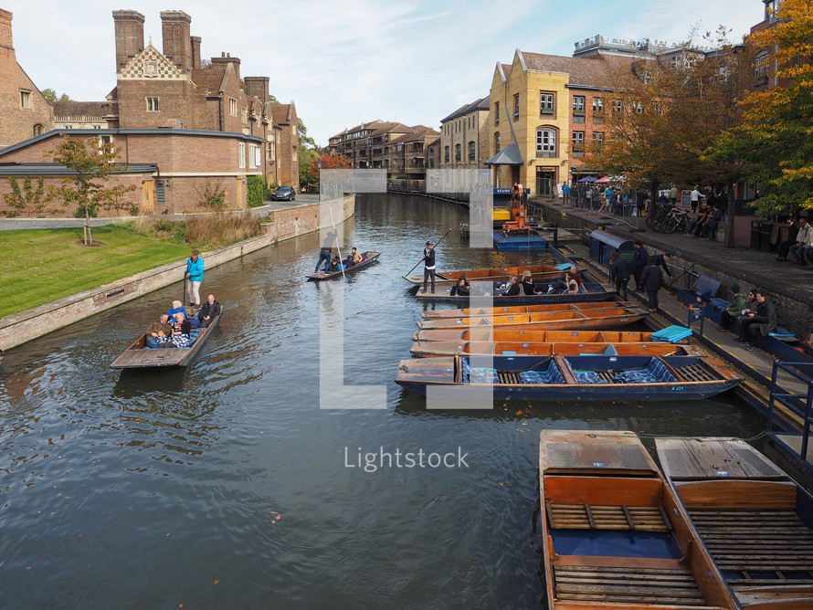 CAMBRIDGE, UK - CIRCA OCTOBER 2018: Punting on River Cam
