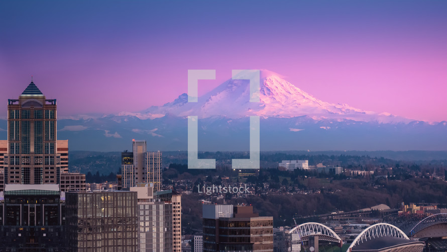 Mount Rainer and Seattle 
