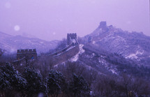 toursits at the Great Wall of China 