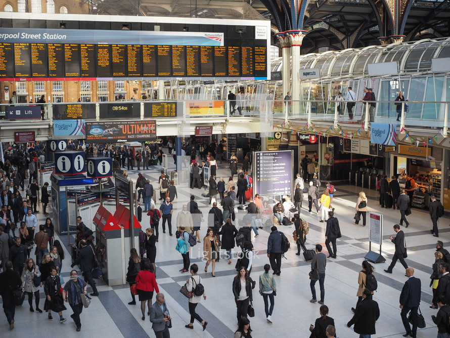 LONDON, UK - SEPTEMBER 28, 2015: Travellers at Liverpool Street Station